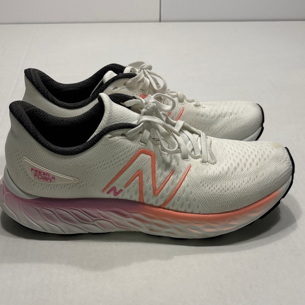 New Balance Women’s Fresh Foam Athletic Shoes, EVOZLH3, size 10